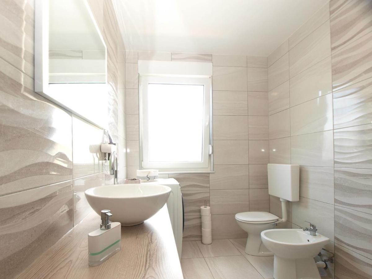 Villa Monteci 2052 Galižana Екстериор снимка