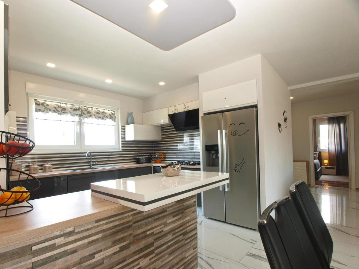 Villa Monteci 2052 Galižana Екстериор снимка