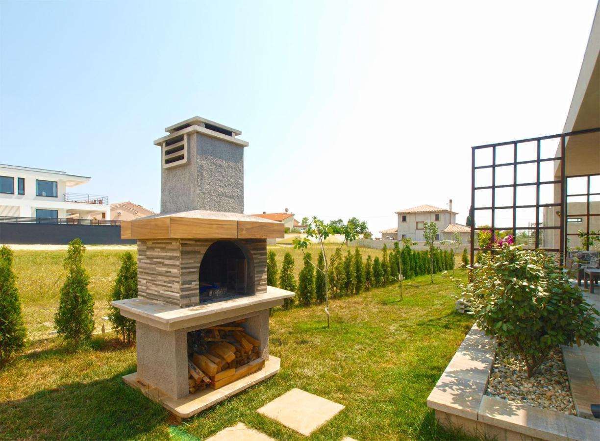 Villa Monteci 2052 Galižana Екстериор снимка