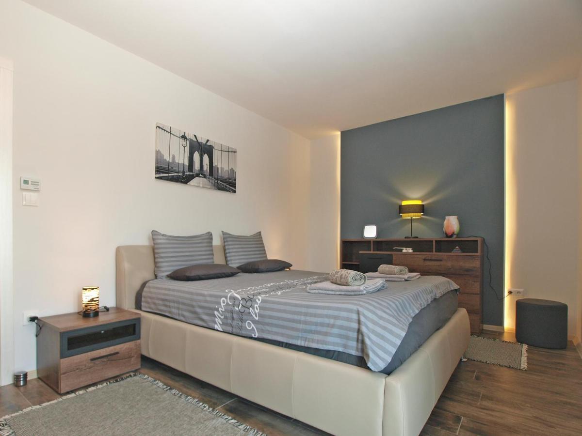 Villa Monteci 2052 Galižana Екстериор снимка