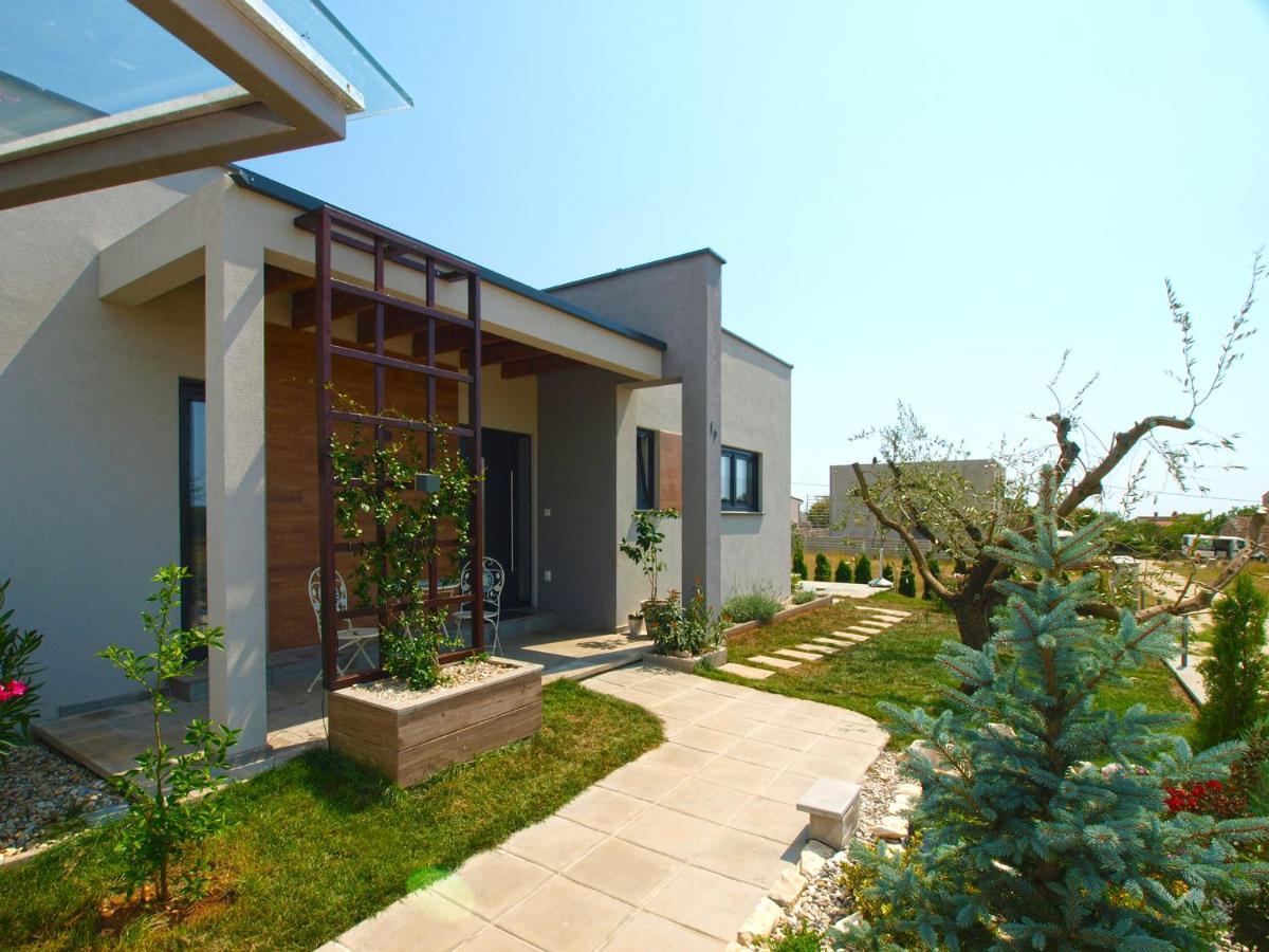Villa Monteci 2052 Galižana Екстериор снимка