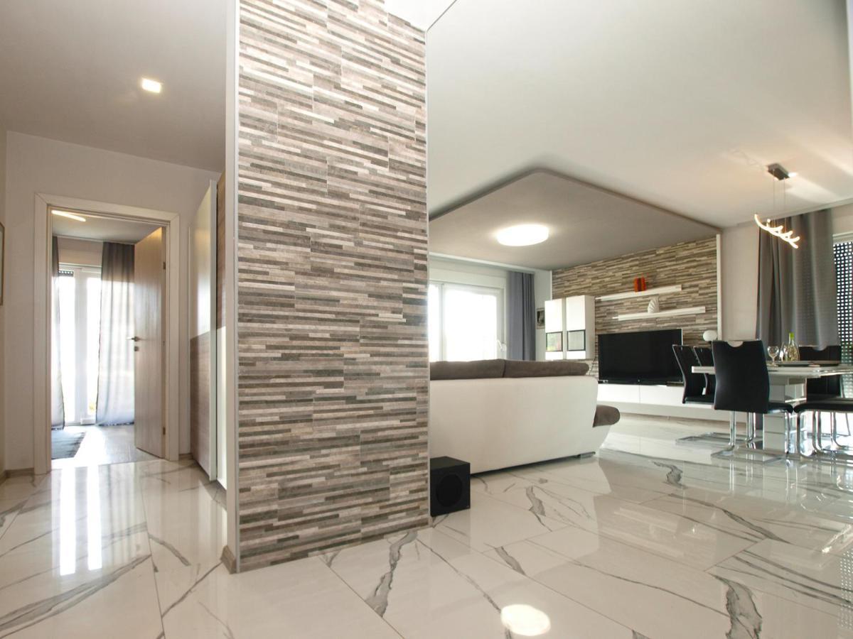 Villa Monteci 2052 Galižana Екстериор снимка