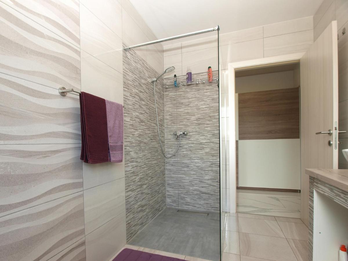 Villa Monteci 2052 Galižana Екстериор снимка