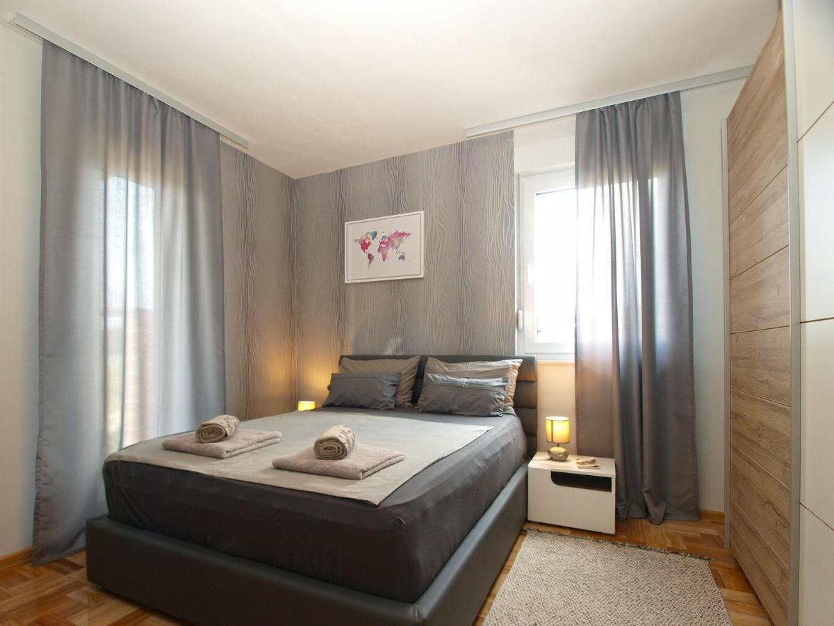 Villa Monteci 2052 Galižana Екстериор снимка