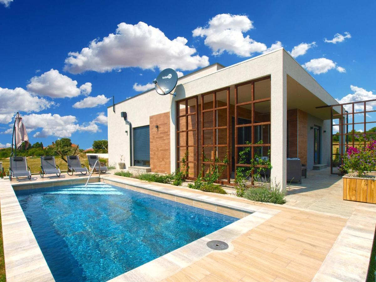 Villa Monteci 2052 Galižana Екстериор снимка