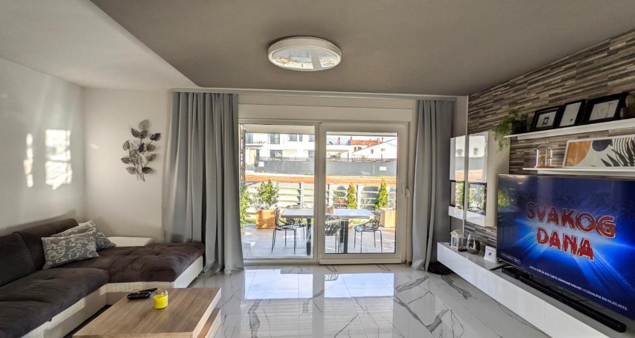 Villa Monteci 2052 Galižana Екстериор снимка